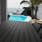 Angela, Piscina Privada Climatizada Y Vistas Al Mar Cerca De Puerto Del Carmen 1200 Metros A Tu Disposicion Mácher