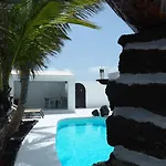 Angela, Piscina Privada Climatizada Y Vistas Al Mar Cerca De Puerto Del Carmen 1200 Metros A Tu Disposicion 빌라 Mácher