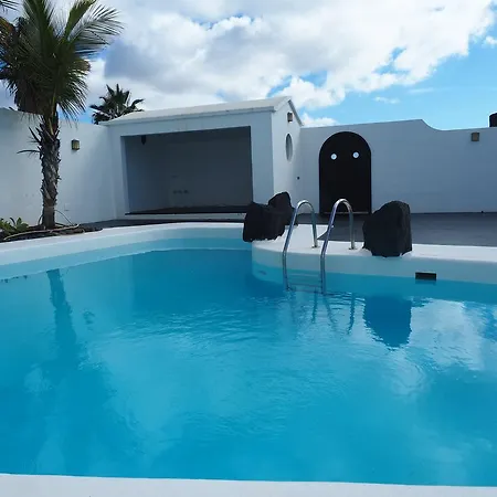 Angela, Piscina Privada Climatizada Y Vistas Al Mar Cerca De Puerto Del Carmen 1200 Metros A Tu Disposicion 别墅 Mácher