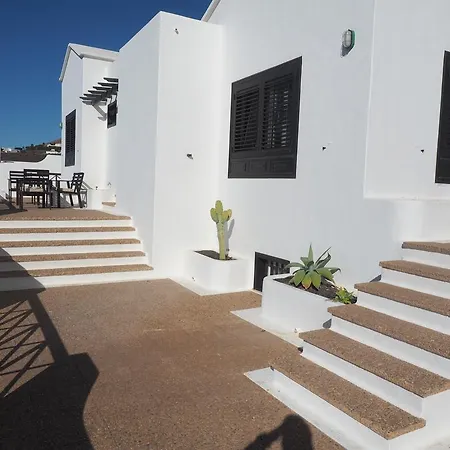 Angela, Piscina Privada Climatizada Y Vistas Al Mar Cerca De Puerto Del Carmen 1200 Metros A Tu Disposicion 别墅 Mácher