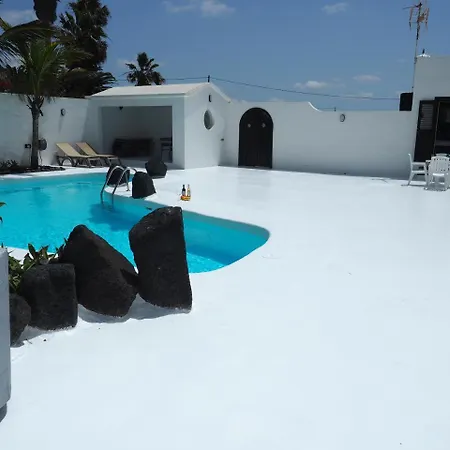 Angela, Piscina Privada Climatizada Y Vistas Al Mar Cerca De Puerto Del Carmen 1200 Metros A Tu Disposicion *